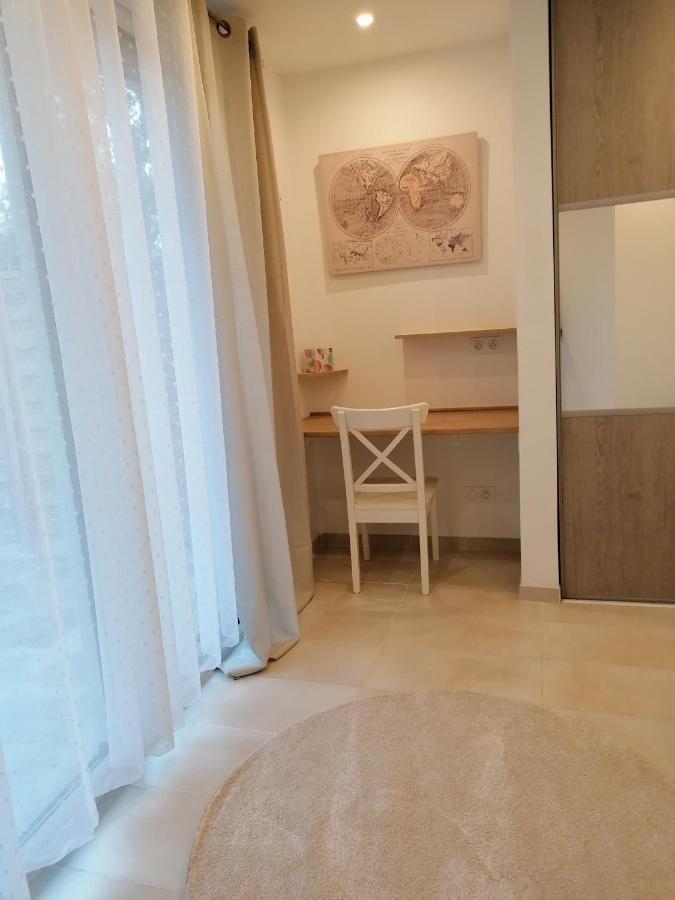 Appartement T2 Rez De Villa Proche Bord De Mer Le Pradet Exterior photo